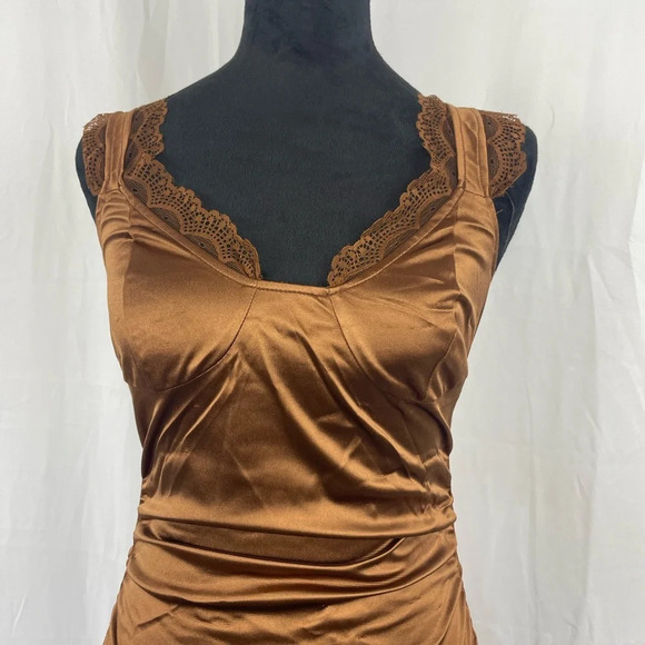 NWT FABONICS Sleeveless Satin Ruched Cross Over V-Neck Sheath Dress - Picture 4 of 9